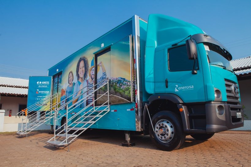 PARQUE CIRCUITO: Equipe de caminhão da Energisa conscientiza sobre o uso eficiente da energia
