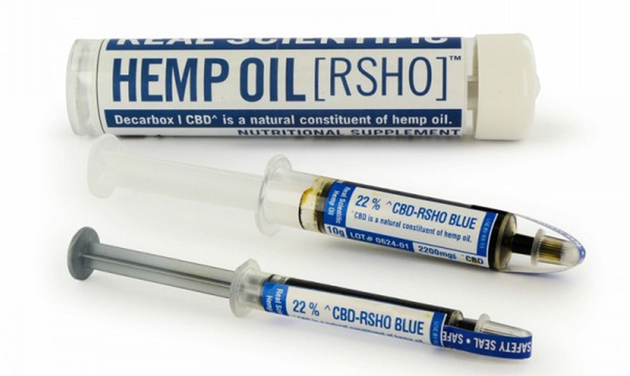 PREJUDICADOS: Pacientes protestam no CFM contra resolução que limita canabidiol