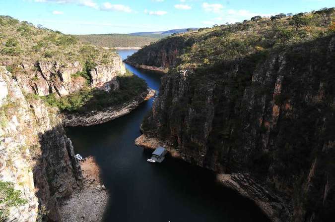 CAPTÓLIO-MG: 'As pessoas terão medo de nos visitar', diz guia turístico