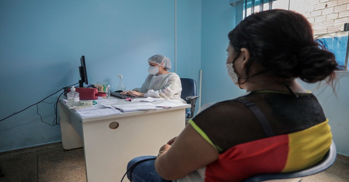 MANHÃ E NOITE: UBS Nova Floresta faz imunização contra a covid-19 e atendimentos