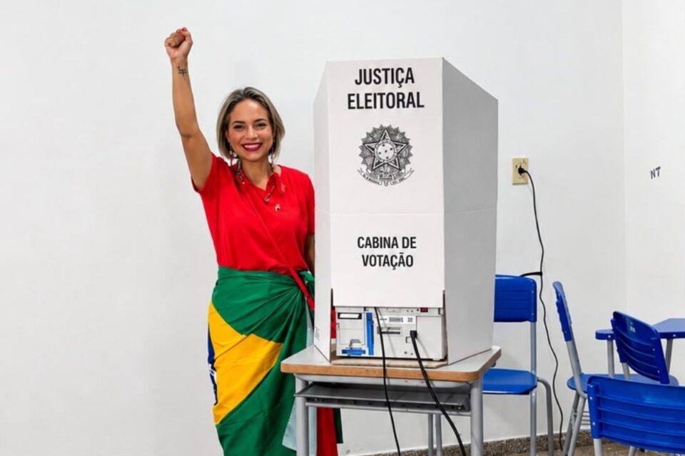 ELEIÇÕES 2026: Com 96 mil votos em 45 dias, Luciana Oliveira emerge como nova liderança do PT 