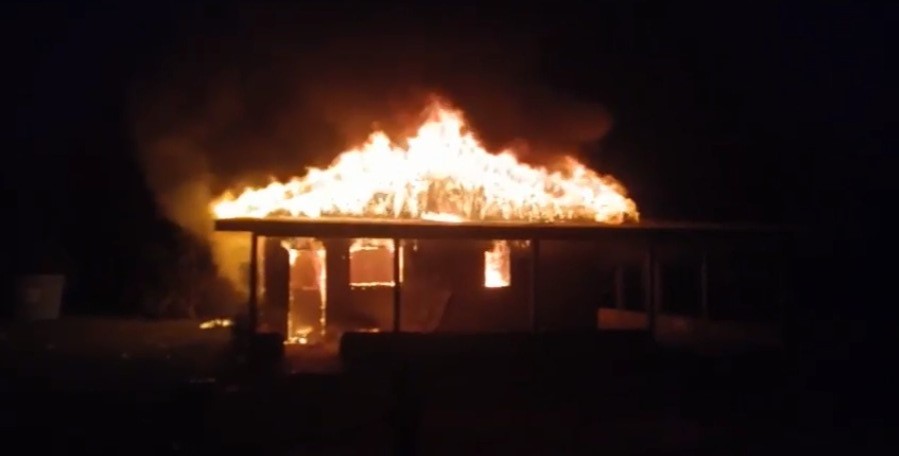 PERDEU TUDO: Família de Rondônia aceita doações após incêndio domiciliar 