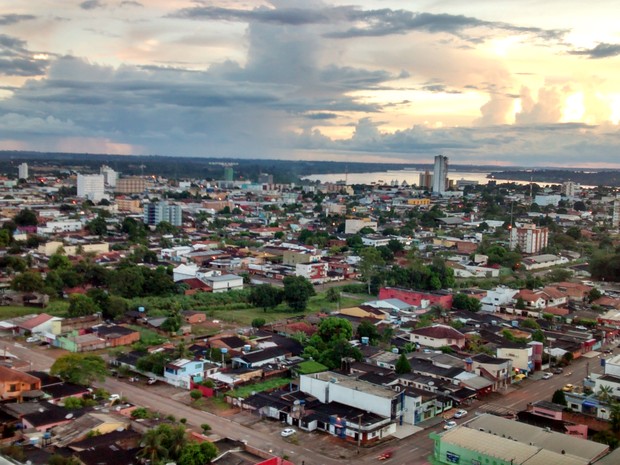 CLIMA: Previsão de tempo nublado e com chuvas neste domingo (24) em RO 