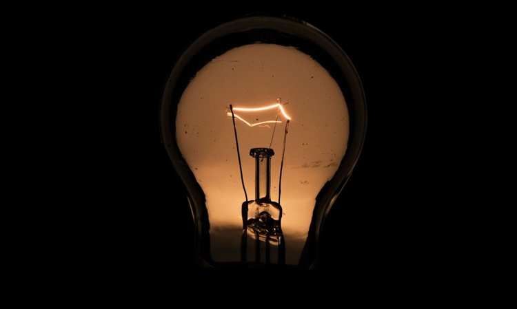 INADIMPLENTES: Liberado corte de energia elétrica a partir desta segunda-feira