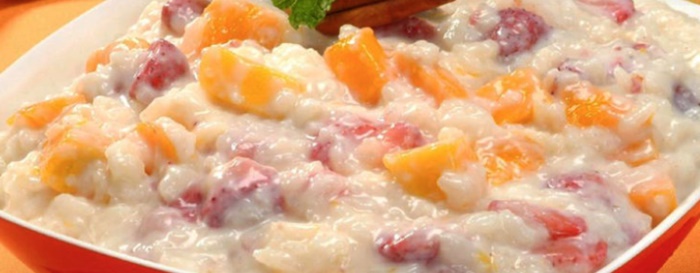 PRÁTICO: Receita de arroz doce com frutas na pressão para o almoço