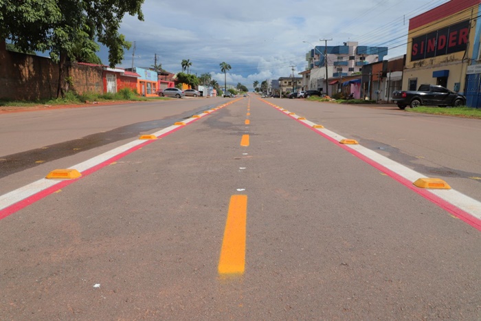 MOBILIDADE: Ciclofaixa na rua Venezuela começa a ser implantada