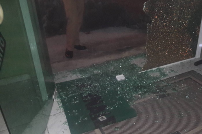 ATAQUE: PM é chamada após criminoso atirar várias vezes contra residência