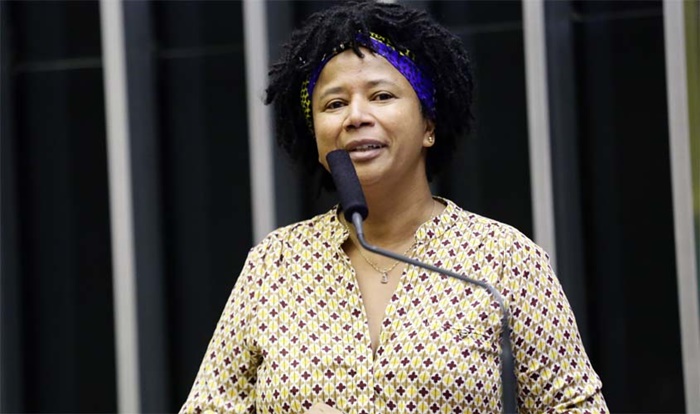 OPINIÃO: Deputada Federal Sílvia Cristina não terá apoio da direita de RO, aponta enquete