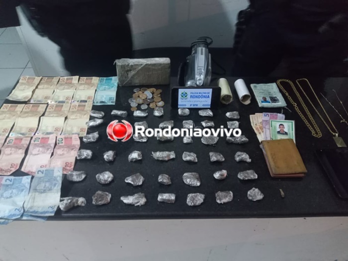 MACONHA: Equipe da PM flagra dupla traficando droga em vila de apartamentos