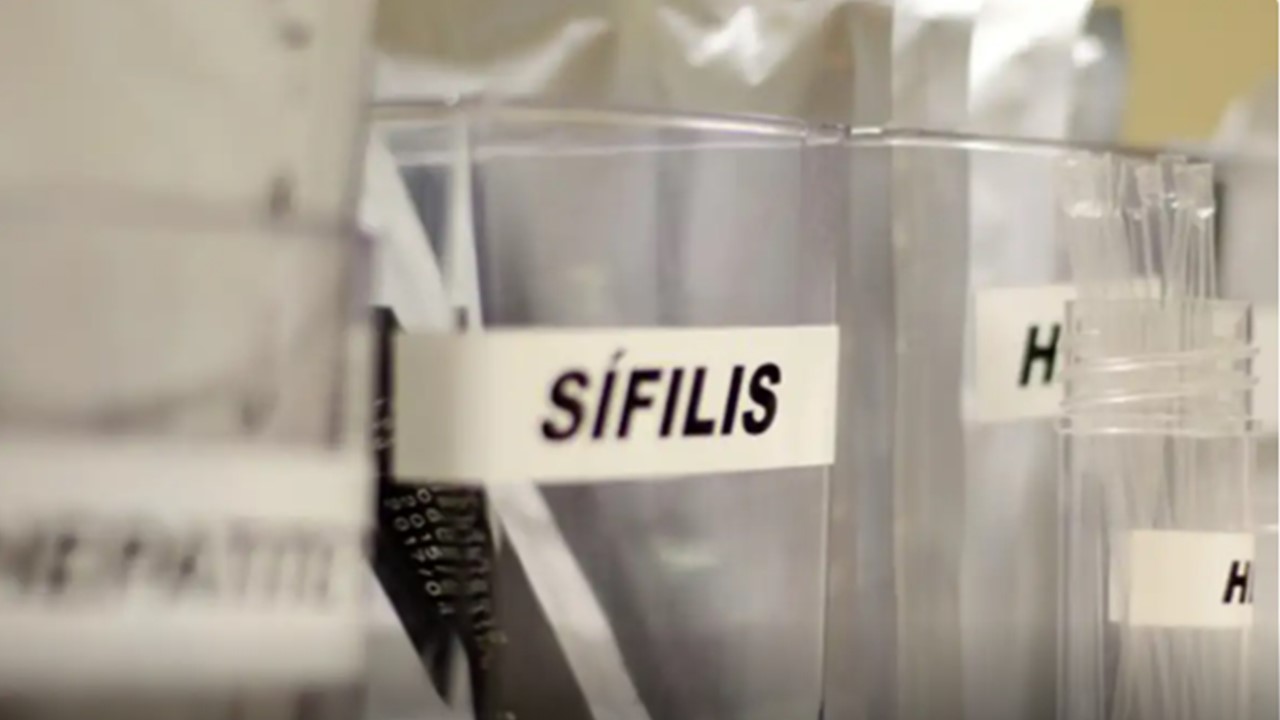 TEM CURA: Sífilis aumenta e o Ministério da Saúde lança campanha nacional de enfrentamento