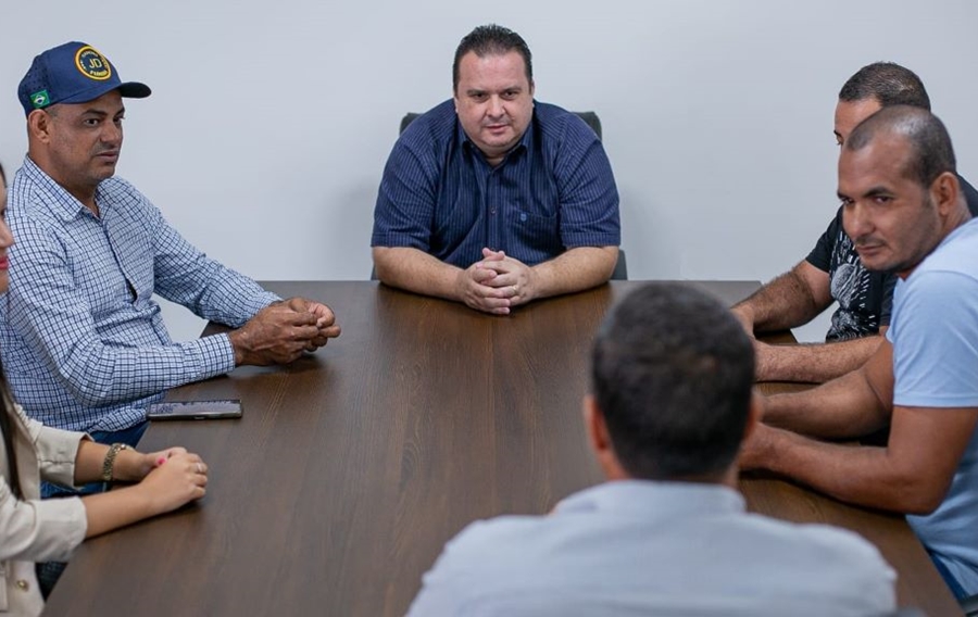 LUIS DO HOSPITAL: Deputado discute melhorias na infraestrutura viária de Theobroma