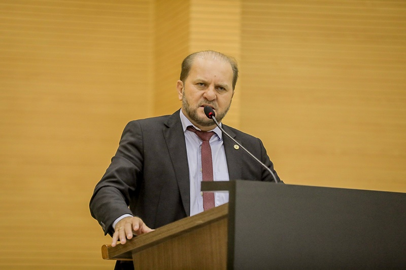 DEPUTADO: Cirone Deiró explica aplicação da lei que instituiu a Semana da Mãe Atípica