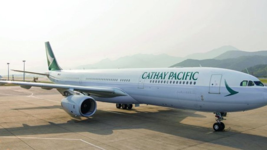 NO VOO: Comissário se confunde e dá vinho para criança de 3 anos