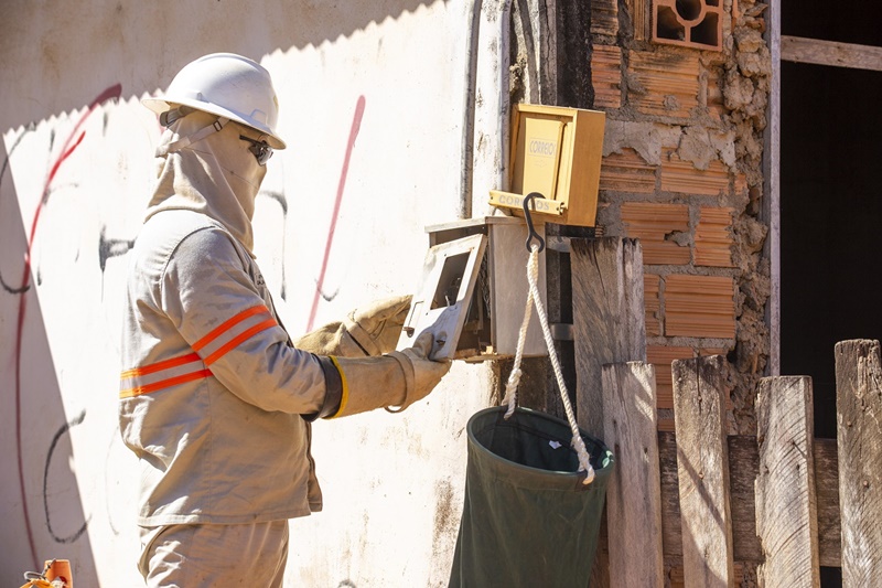 PERIGO: Energisa alerta para risco de acidente devido a autorreligação de energia