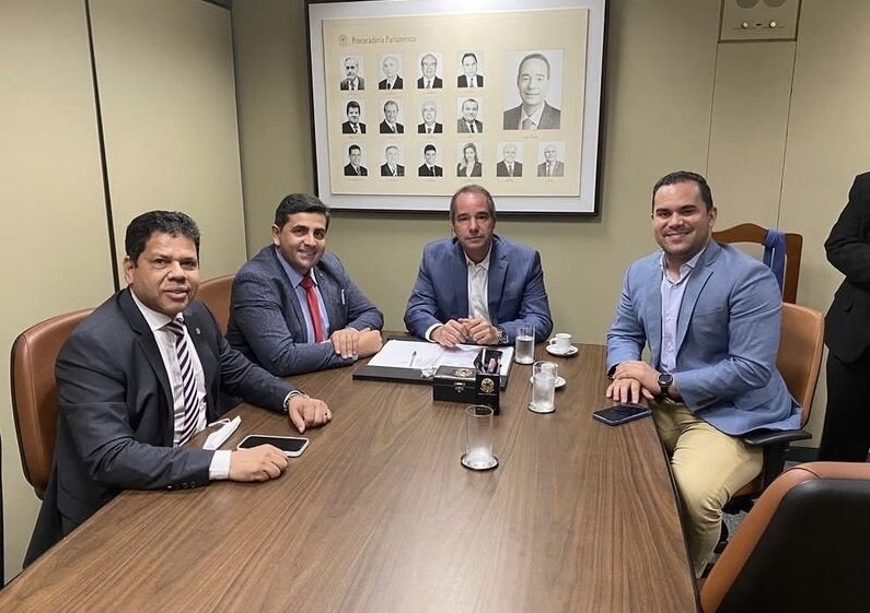 ENCONTRO ESTADUAL: Dep. Jair Montes recebe o pré-candidato à presidência André Janones 