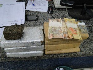 Apenado do regime aberto é preso com 5 quilos de maconha