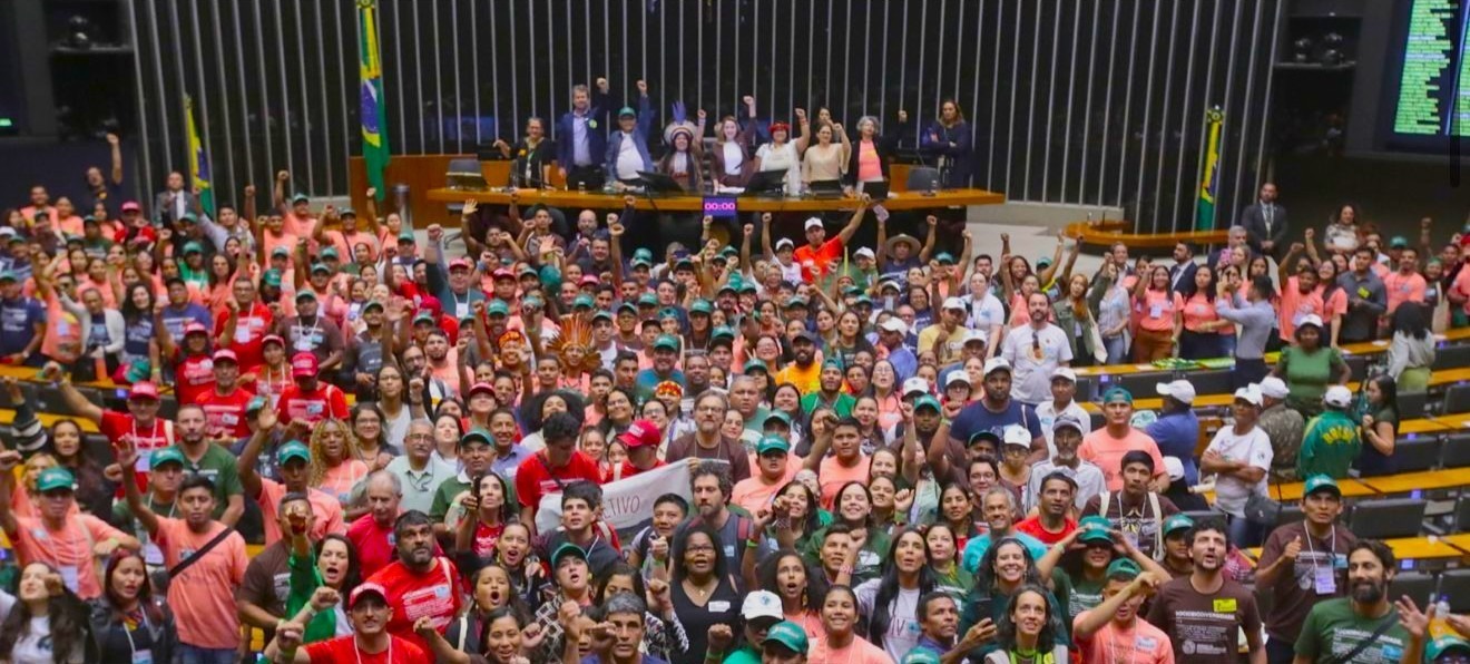 SOCIOBIODIVERSIDADE: Lideranças amazônicas entregam carta no Congresso e iniciam 53 projetos