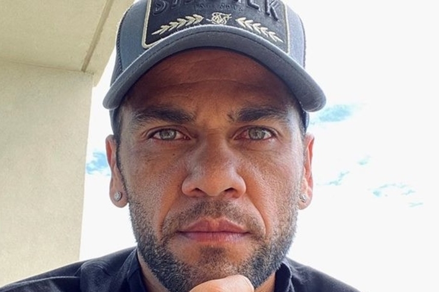 ESPANHA: Daniel Alves é condenado a quatro anos e meio de prisão por estupro