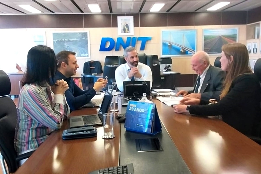 LEBRINHA: Deputada solicita ao DNIT obras de melhorias nas BR-364 e BR-429