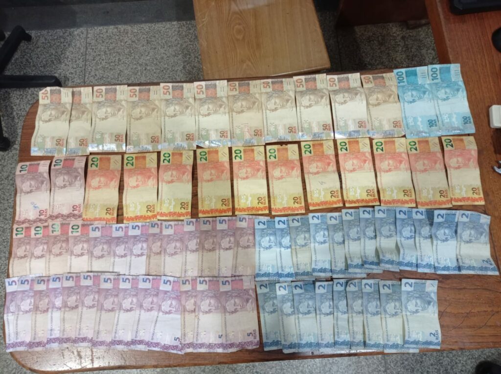 PEGOS: PM prende dois assaltantes logo após roubos em Espigão do Oeste