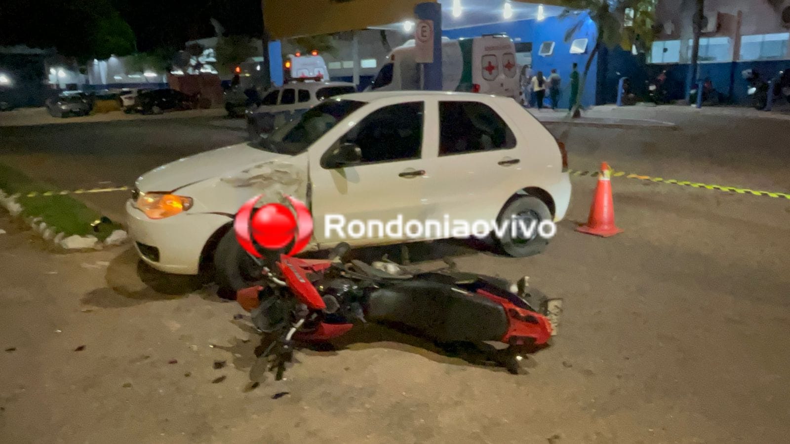 INCONSCIENTE: Motoboy fica em estado grave após acidente na frente de hospital 