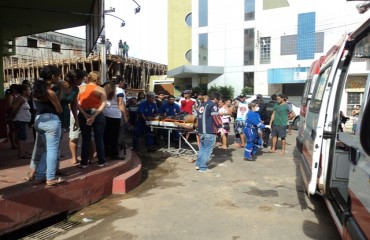 Jovem é alvejado nas pernas em pleno centro da capital
