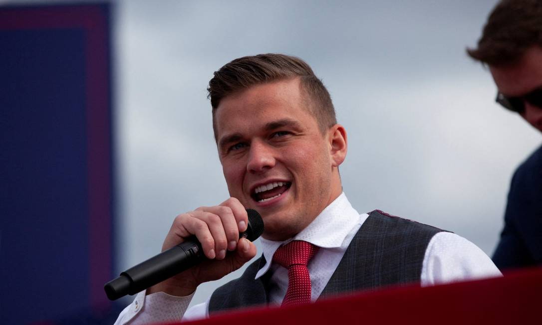 MORALISTA: Político conservador dos EUA aparece nú em vídeo e na cama com outro homem