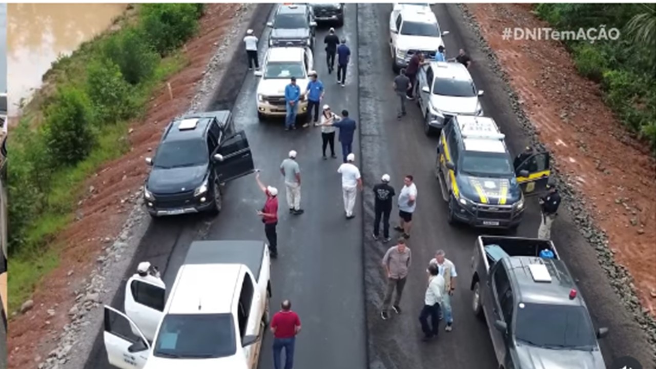 PORTO VELHO - MANAUS: Trecho crítico da rodovia BR-319 entra na fase de asfaltamento