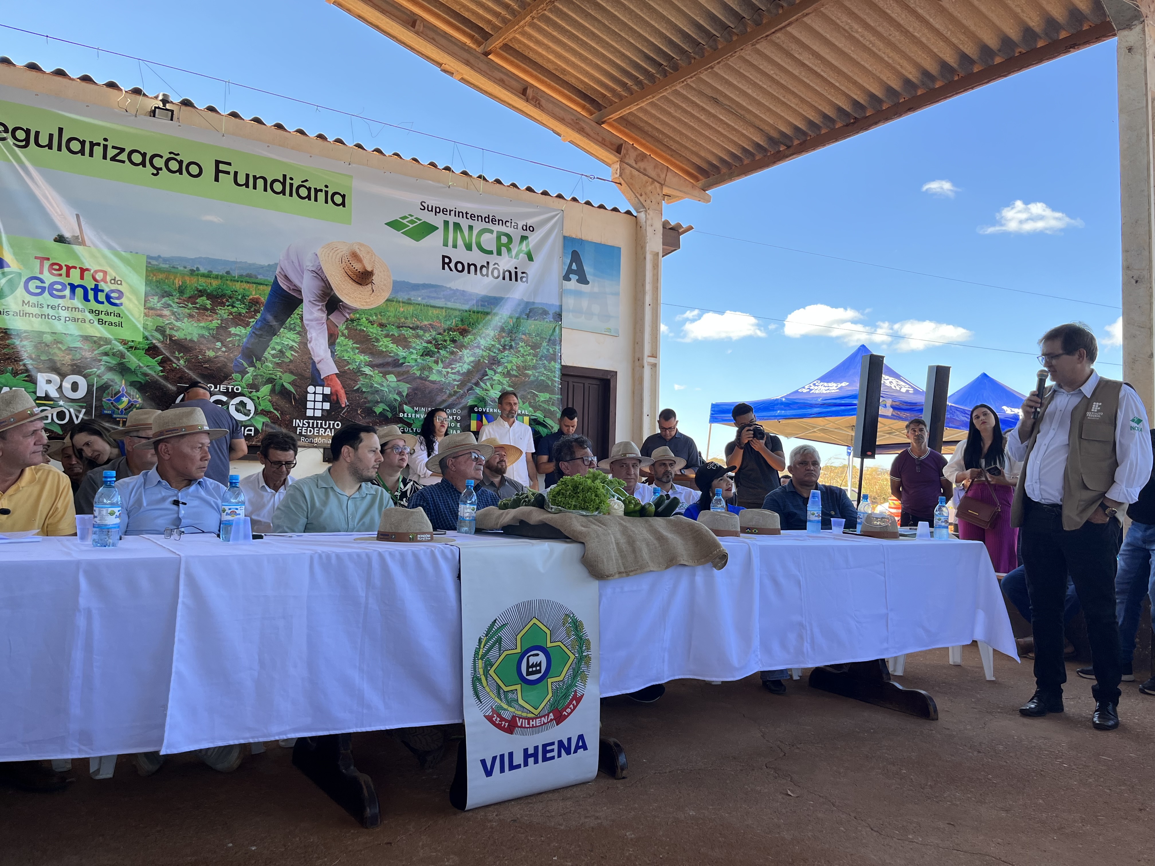 REGULARIZAÇÃO: Incra entrega títulos em área que era do Exército em Vilhena