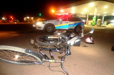 Colisão entre moto e bicicleta deixa duas pessoas feridas
