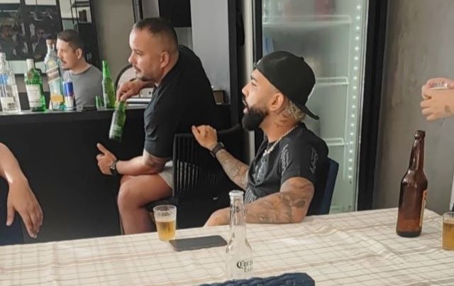 POLÊMICA: Flamengo multa Gabigol e tira camisa 10 do jogador após ter foto vazada