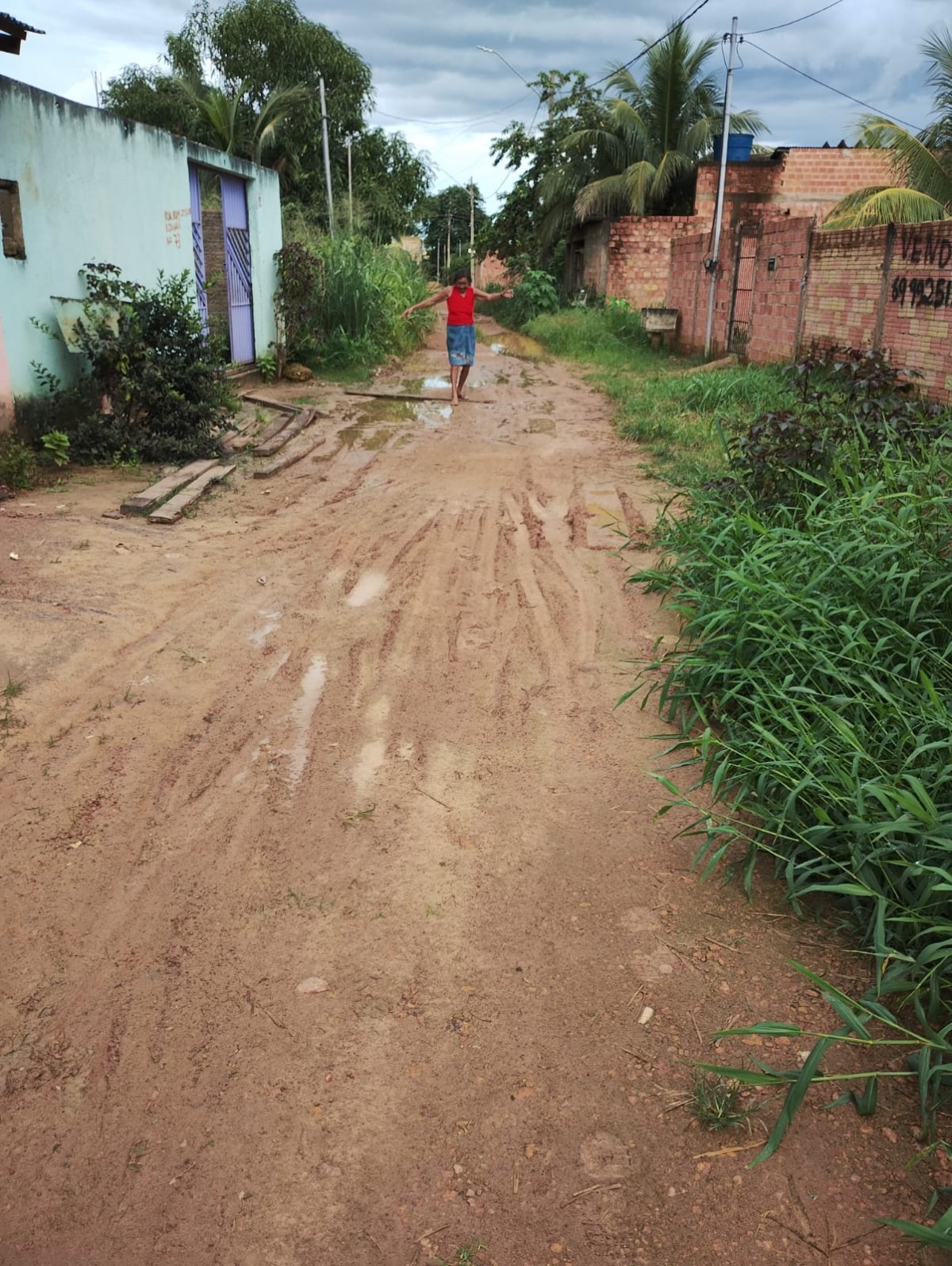 PEDIDO DE PROVIDÊNCIA: Morador relata atoleiro no bairro Nova Canaã, em Porto Velho