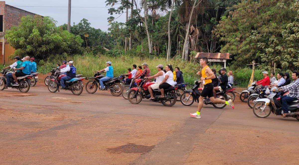 DE CANDEIAS DO JAMARI: Tiago Prates é vice-campeão da 55°Corrida Rádio San Miguel, na Bolívia