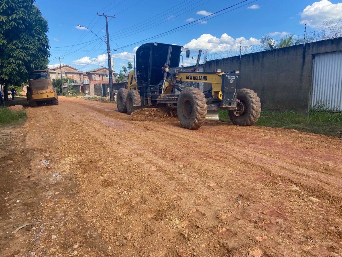 MELHORIAS: Prefeitura asfalta ruas na zona sul a pedido do vereador Edmilson Dourado