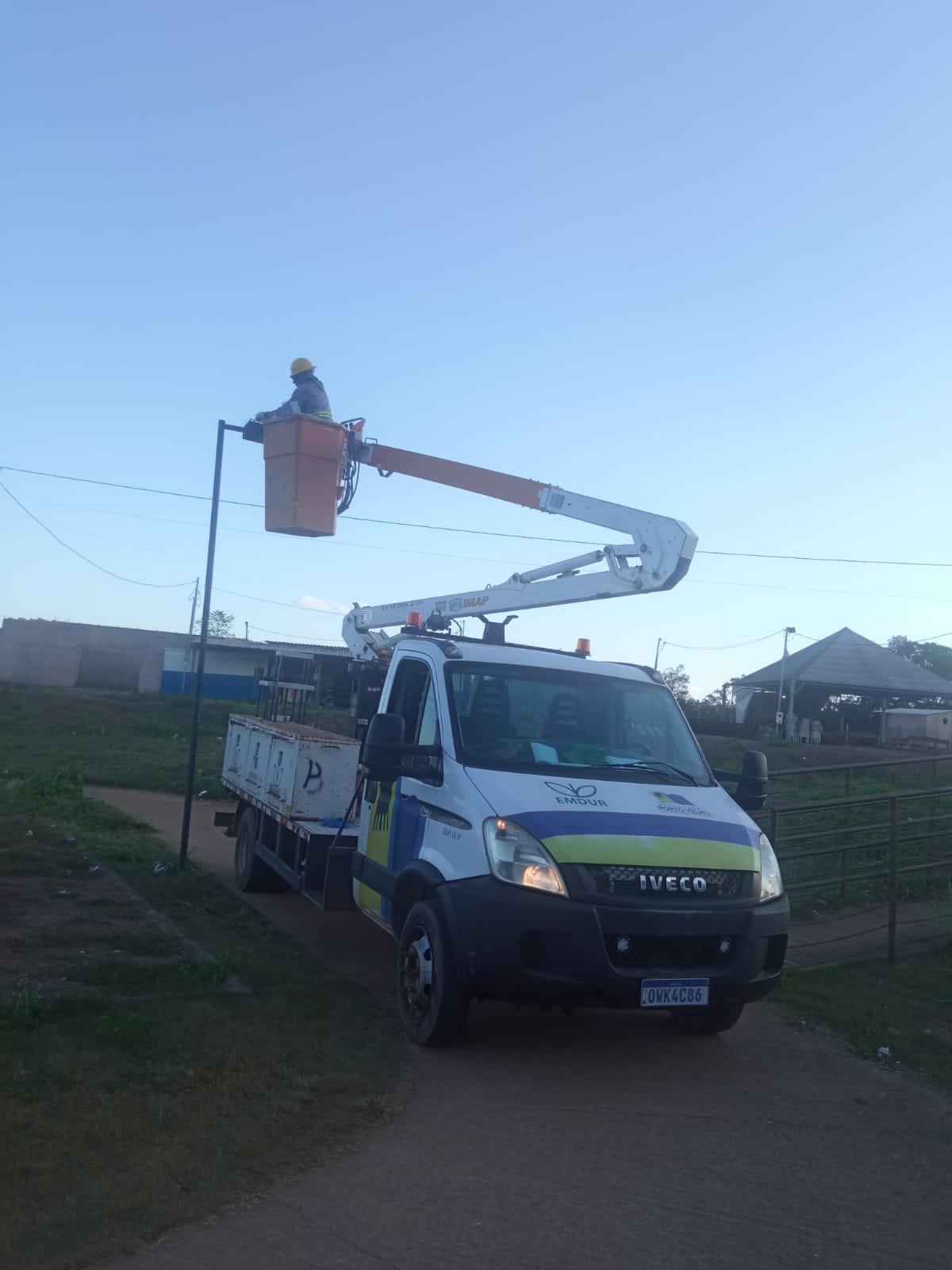 MELHORIAS: Emdur revitaliza iluminação em quadras no Morar Melhor após pedido do vereador Edmilson Dourado