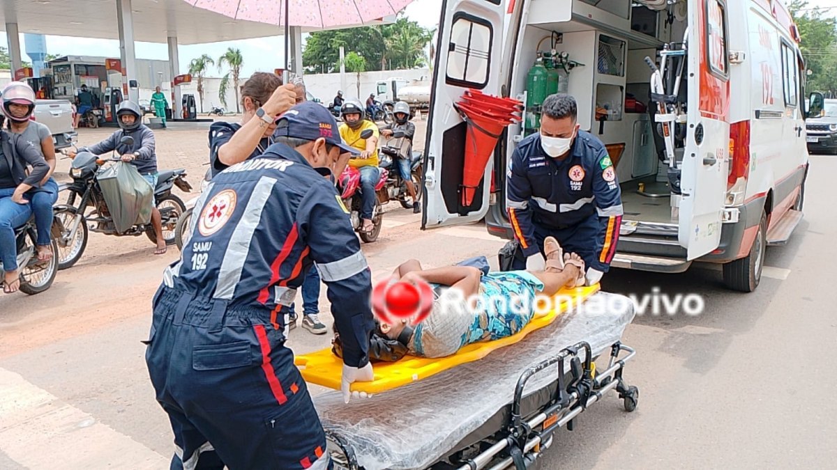 AVANÇOU: Acidente entre moto e caminhonete deixa mulher ferida em semáforo 