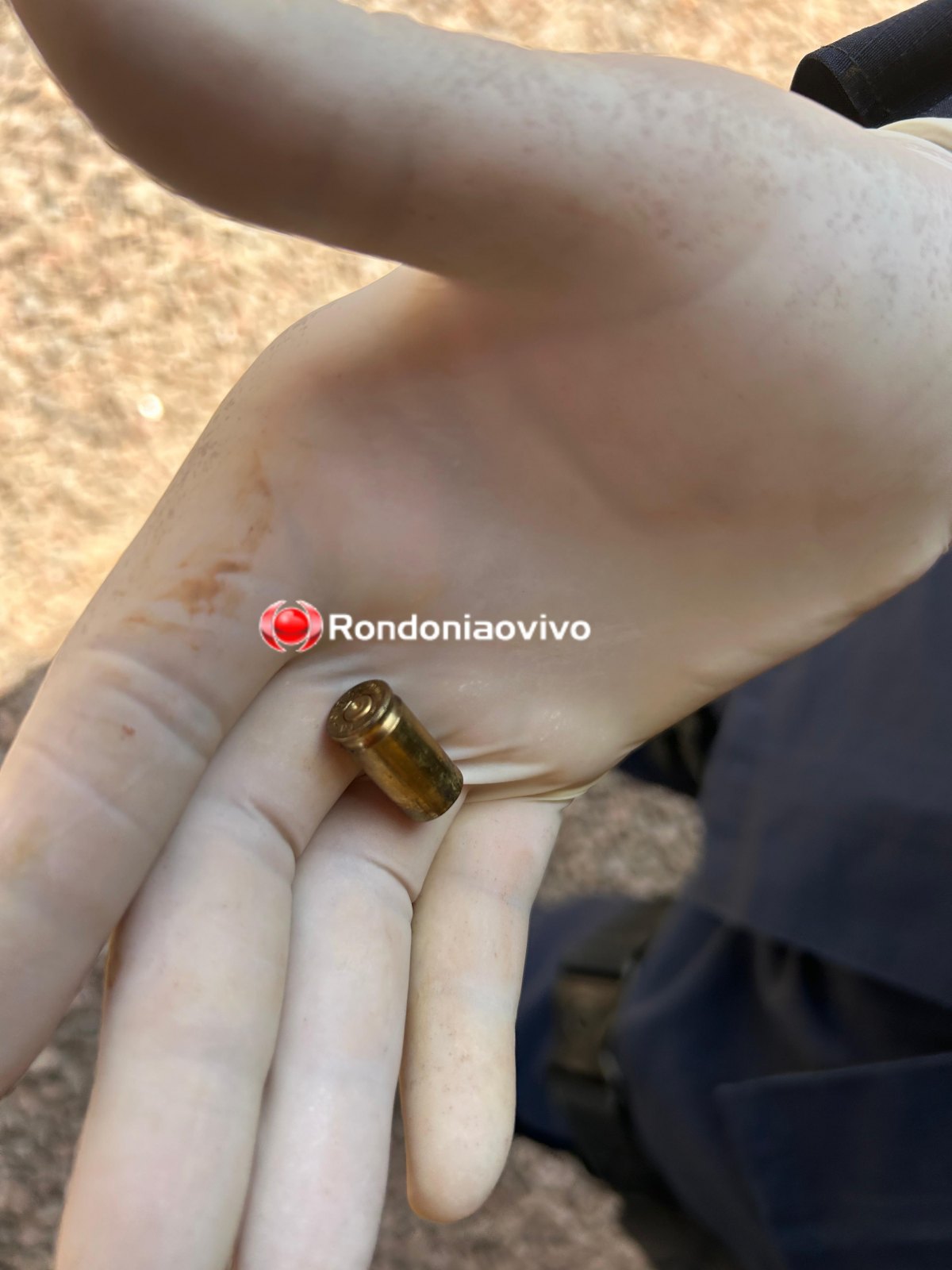 NA ESCOLA: Vídeo mostra criminoso atirando em vigilante durante tentativa de roubo 