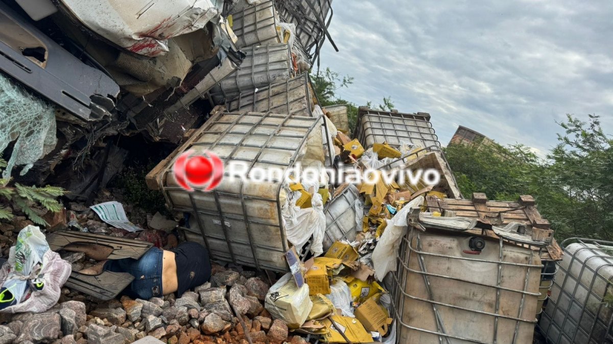 TRÁGICO: Colisão entre caminhões na BR-364 deixa um morto e três feridos 