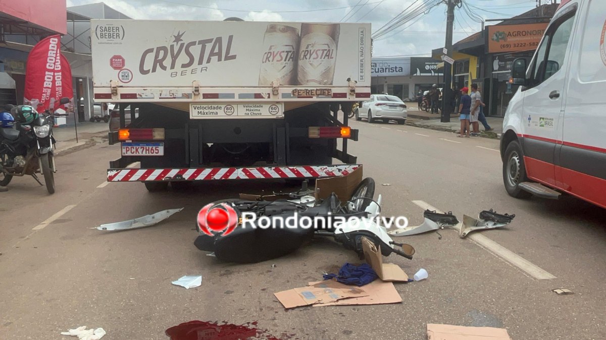 INTUBADO: Motociclista fica em estado gravíssimo após bater na traseira de caminhão