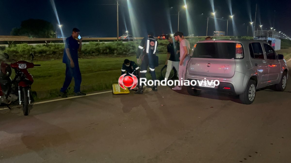 VÍDEO: Jovem em motocicleta fica seriamente ferida ao bater na traseira de carro na Rua da Beira