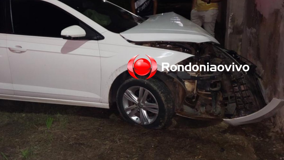 EMBRIAGADA: Mulher é presa após perder controle da direção de carro e bater contra muro