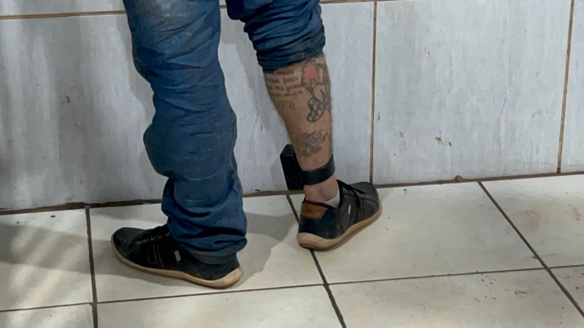 TIROTEIO: Identificados bandidos armados com submetralhadora em roubo de carro e arma