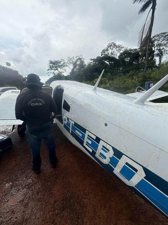 OPERAÇÃO: Avião é interceptado com meia tonelada de cocaína pela PF