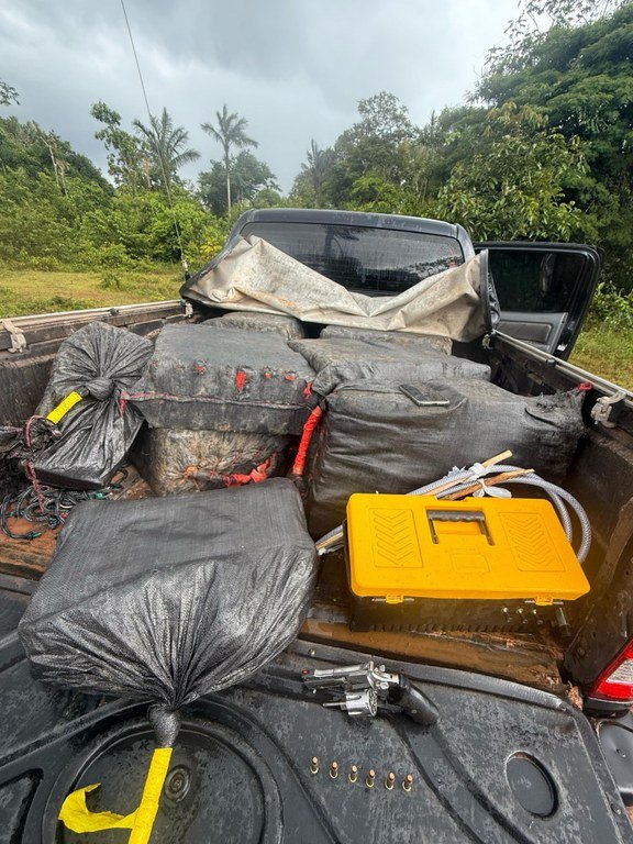 OPERAÇÃO: Avião é interceptado com meia tonelada de cocaína pela PF