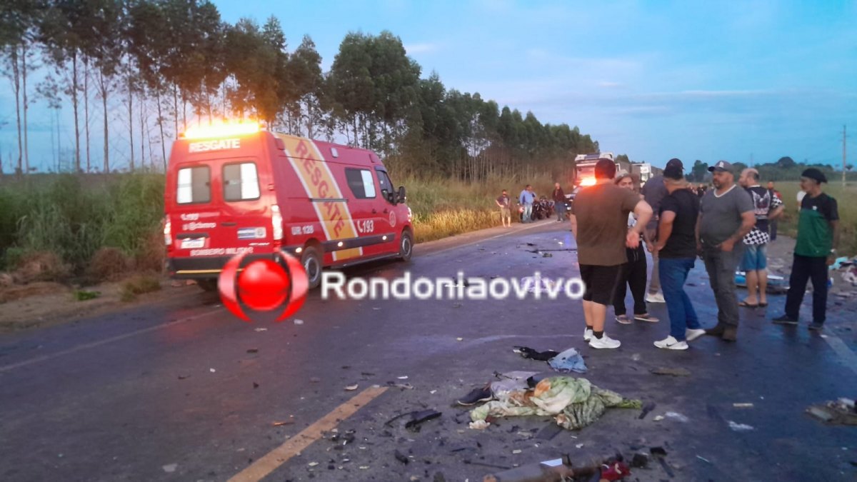 URGENTE: Quatro pessoas morrem após acidente entre ambulância e carreta de soja na BR-364 