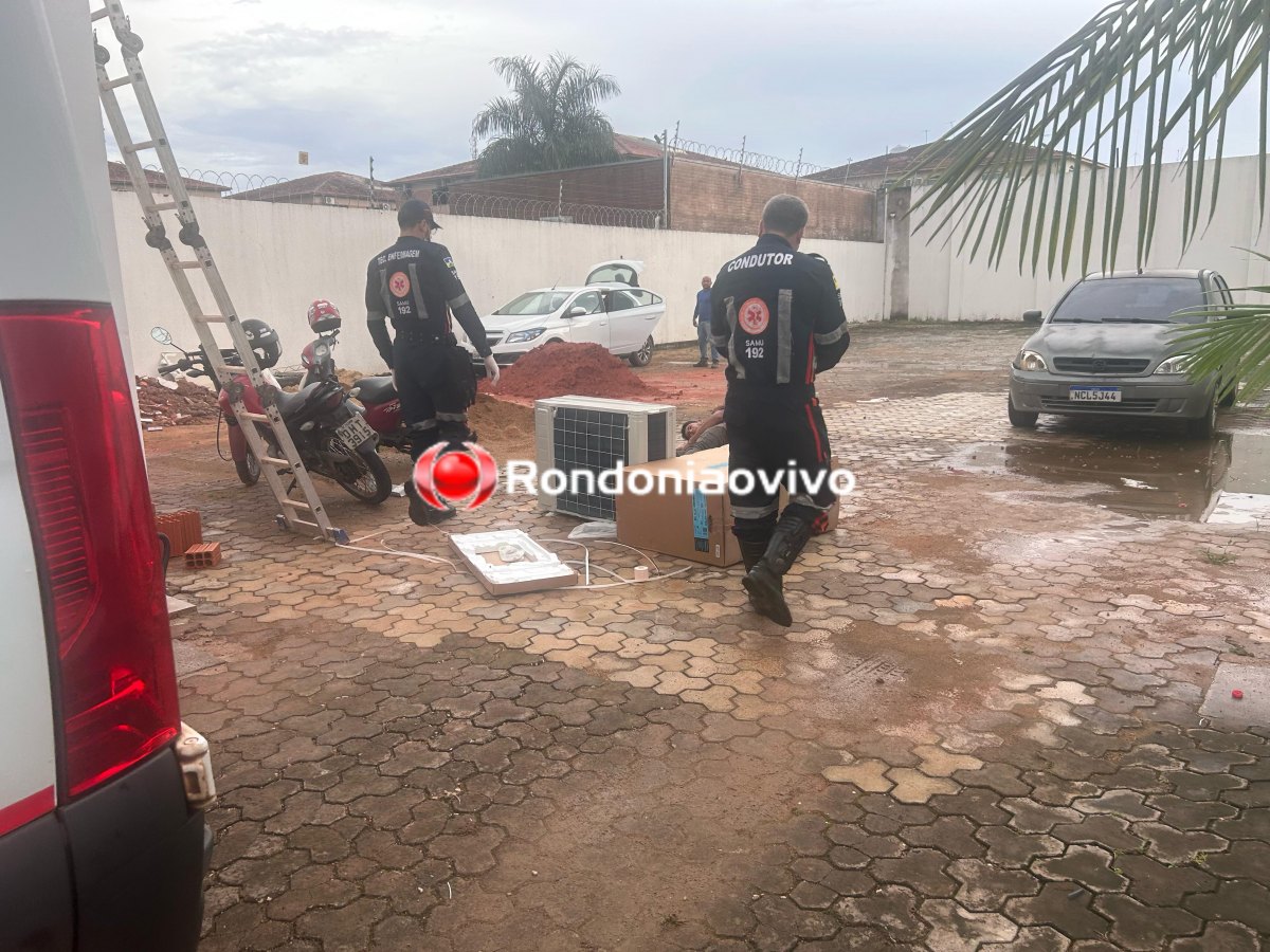 DESEQUILIBROU: Trabalhador sofre grave queda de escada junto com central de ar
