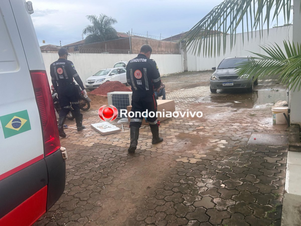 DESEQUILIBROU: Trabalhador sofre grave queda de escada junto com central de ar