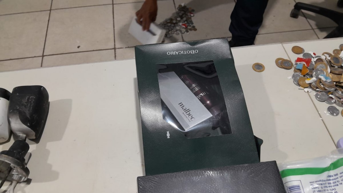  TRÁFICO: Mais uma boca de fumo é fechada pela equipe do sargento Machado; Bando preso em flagrante 