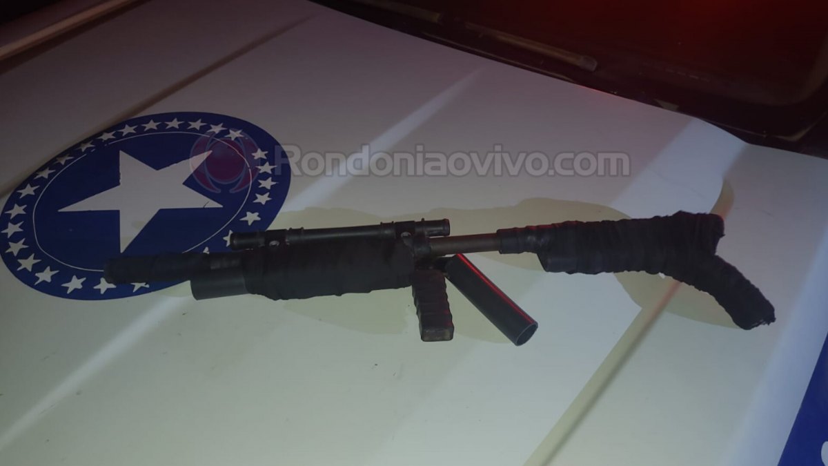 TERMINOU NA CADEIA: Padrasto que pagou arma com galinha caipira é preso por ameaçar enteada 