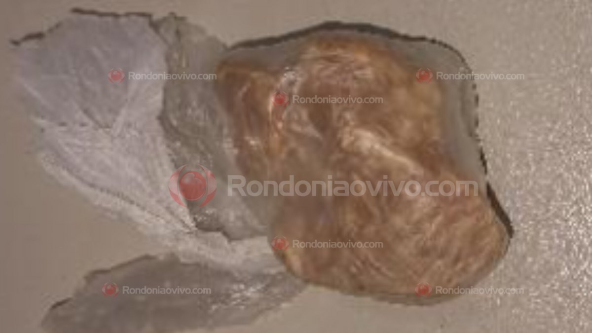 'MEU ESTOQUE': Mulher flagrada com várias porções de drogas diz que era só pra consumo 